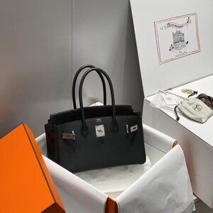 Classic Hermes Bag: A Stylish and Versatile Choice for Elegance